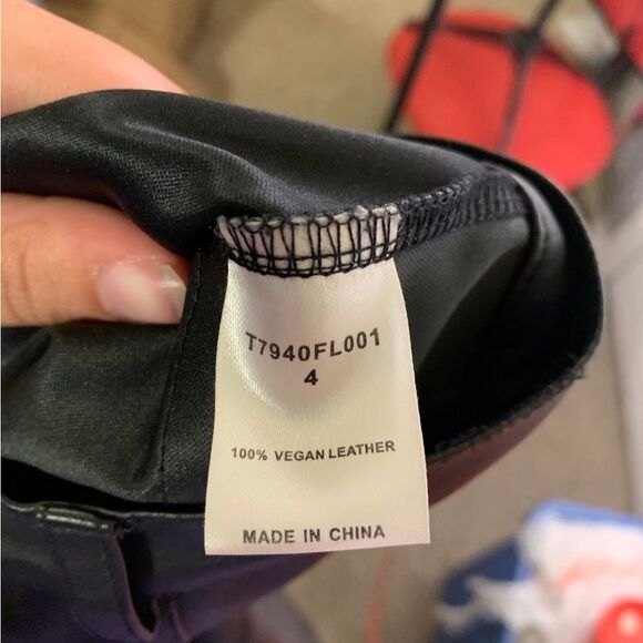 Tart Size 4 Black Vegan Leather‎ Pants - Picture 5 of 8
